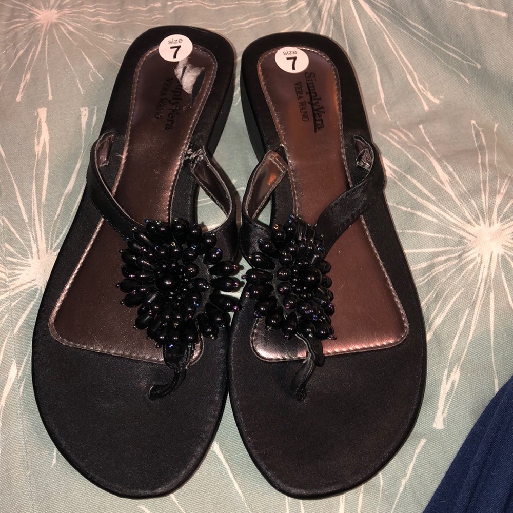 Size 7-7.5 Vera Wang platform flip flops
